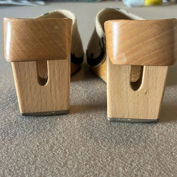 Mark Schwartz Abstract Art Wood Slide Sandal - 7 - Picture 6 of 14